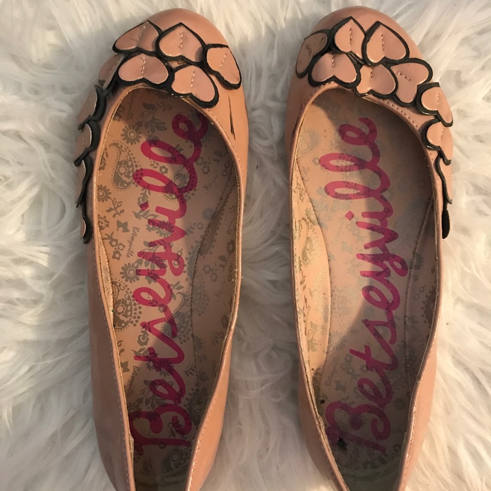 Betseyville Light Pink Shoes *small scuff